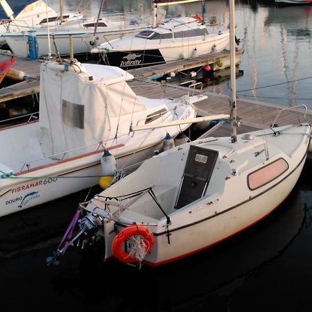 Отель Vrs - Low Cost Beach Boat Леса-да-Палмейра Экстерьер фото