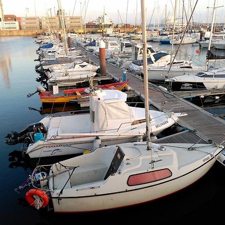 Отель Vrs - Low Cost Beach Boat Леса-да-Палмейра Экстерьер фото